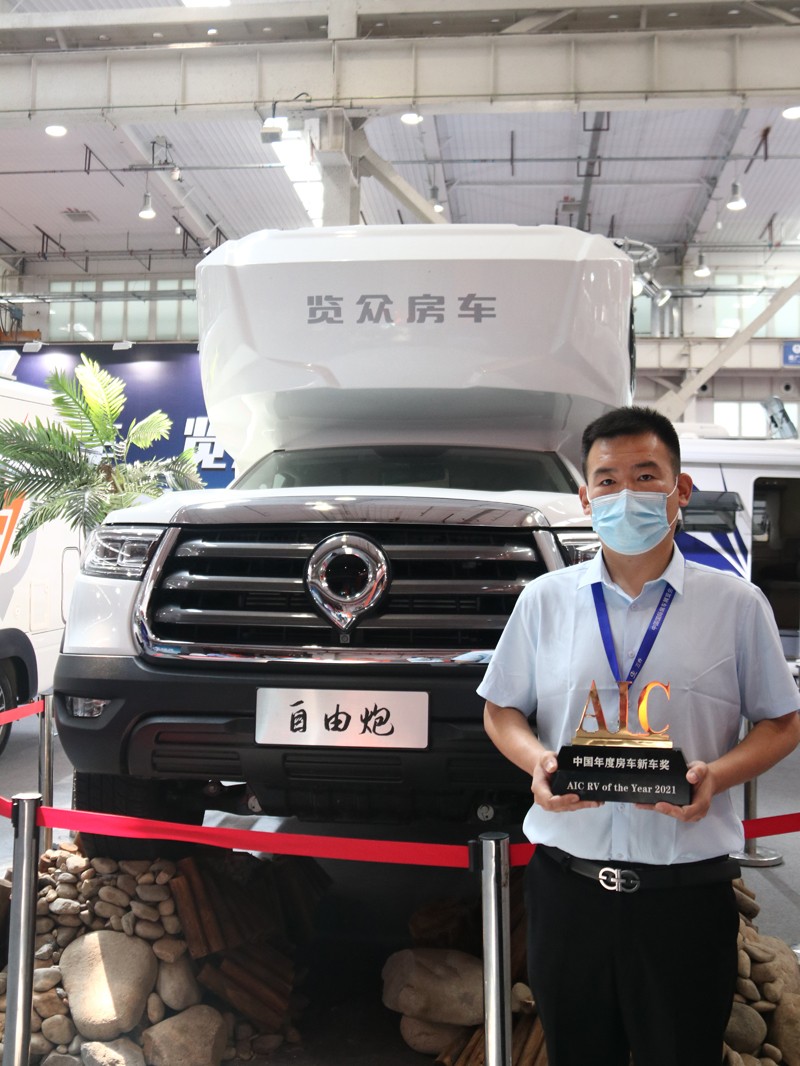 年度新車、自動(dòng)檔、四驅(qū),能選的房車 年度新車、自動(dòng)檔、四驅(qū),能選的房車